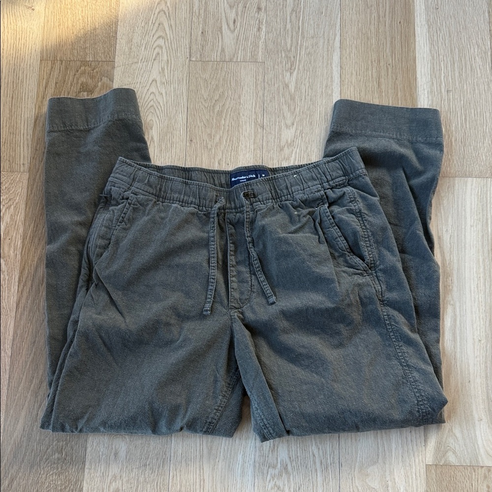 Abercrombie & Fitch Green Loose Pull-On Pants